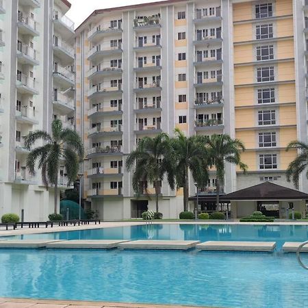 Cherolds Place Lovely 1 Bedroom Condo With Balcony Manila Esterno foto
