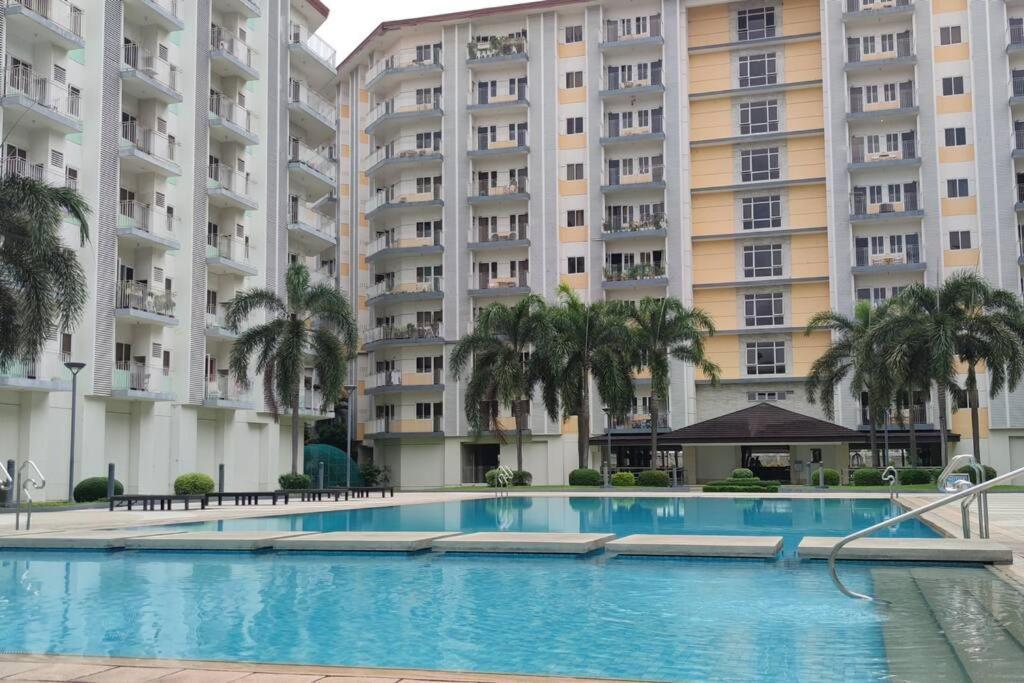 Cherolds Place Lovely 1 Bedroom Condo With Balcony Manila Esterno foto