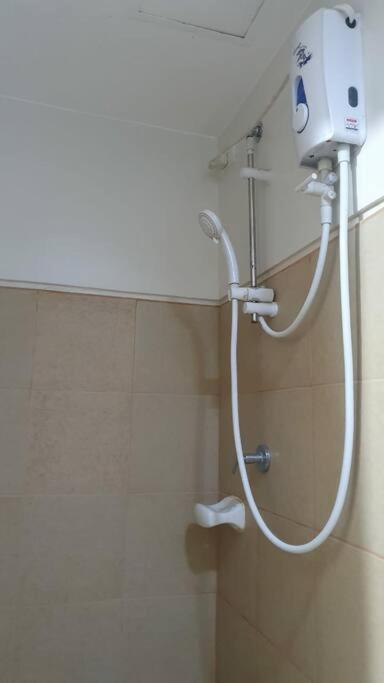 Cherolds Place Lovely 1 Bedroom Condo With Balcony Manila Esterno foto