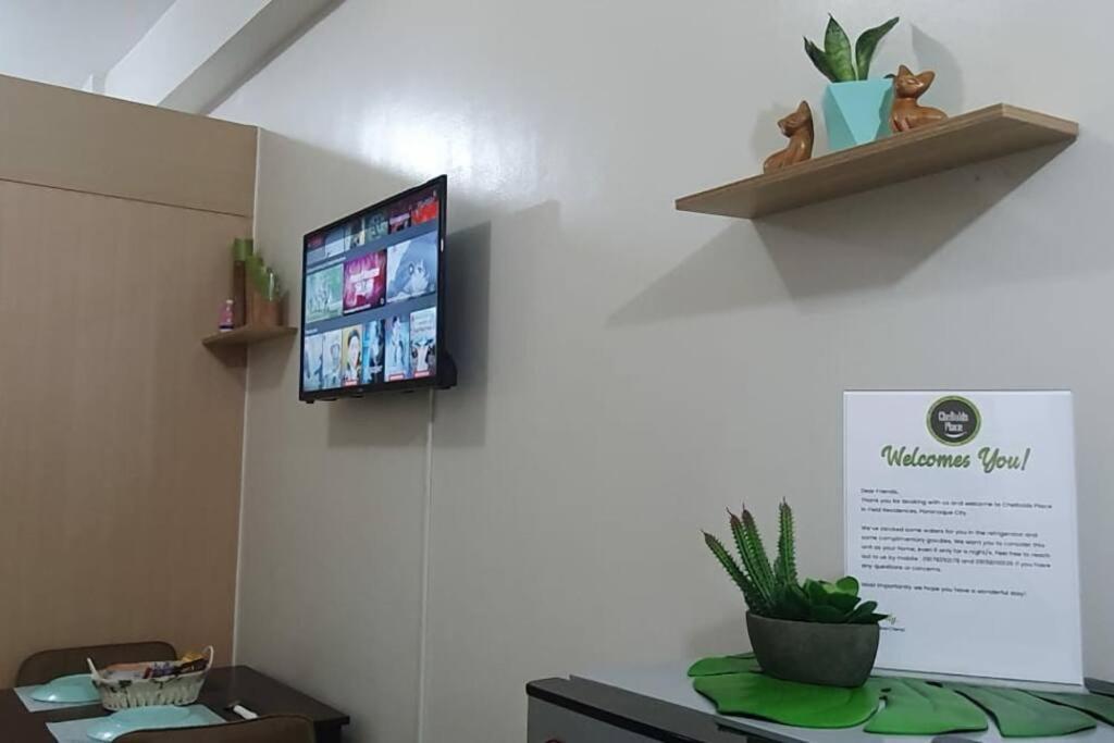 Cherolds Place Lovely 1 Bedroom Condo With Balcony Manila Esterno foto
