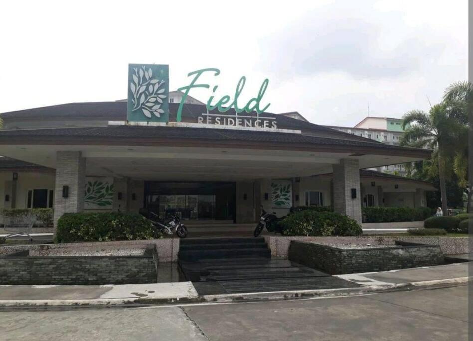 Cherolds Place Lovely 1 Bedroom Condo With Balcony Manila Esterno foto